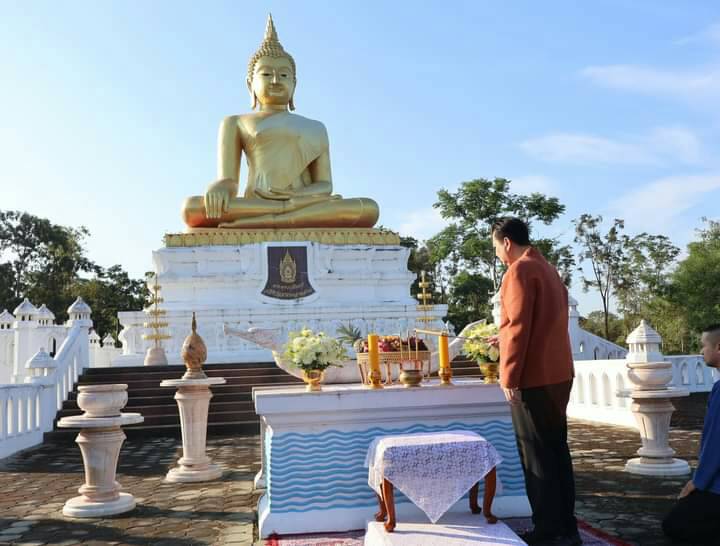 ♥️จังหวัดกำแพงเพชร นำส่วนราชการฯ ทำบุญพระพุทธภูมินทร์อสีติวัสสามังคลานุสรณ์(พระใหญ่) และพิธีเจิมป้ายชื่อประตูศูนย์ราชการจังหวัดกำแพงเพชร 🙏